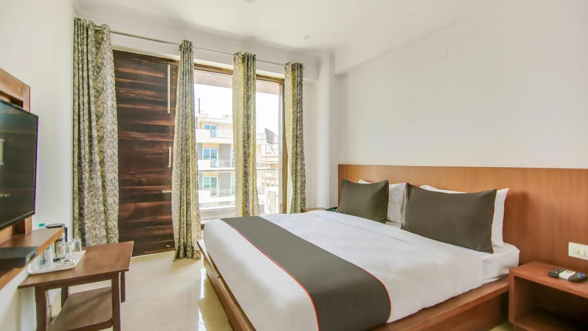 Hotel Collection O Near Appu Ghar Gurgaon 3*,