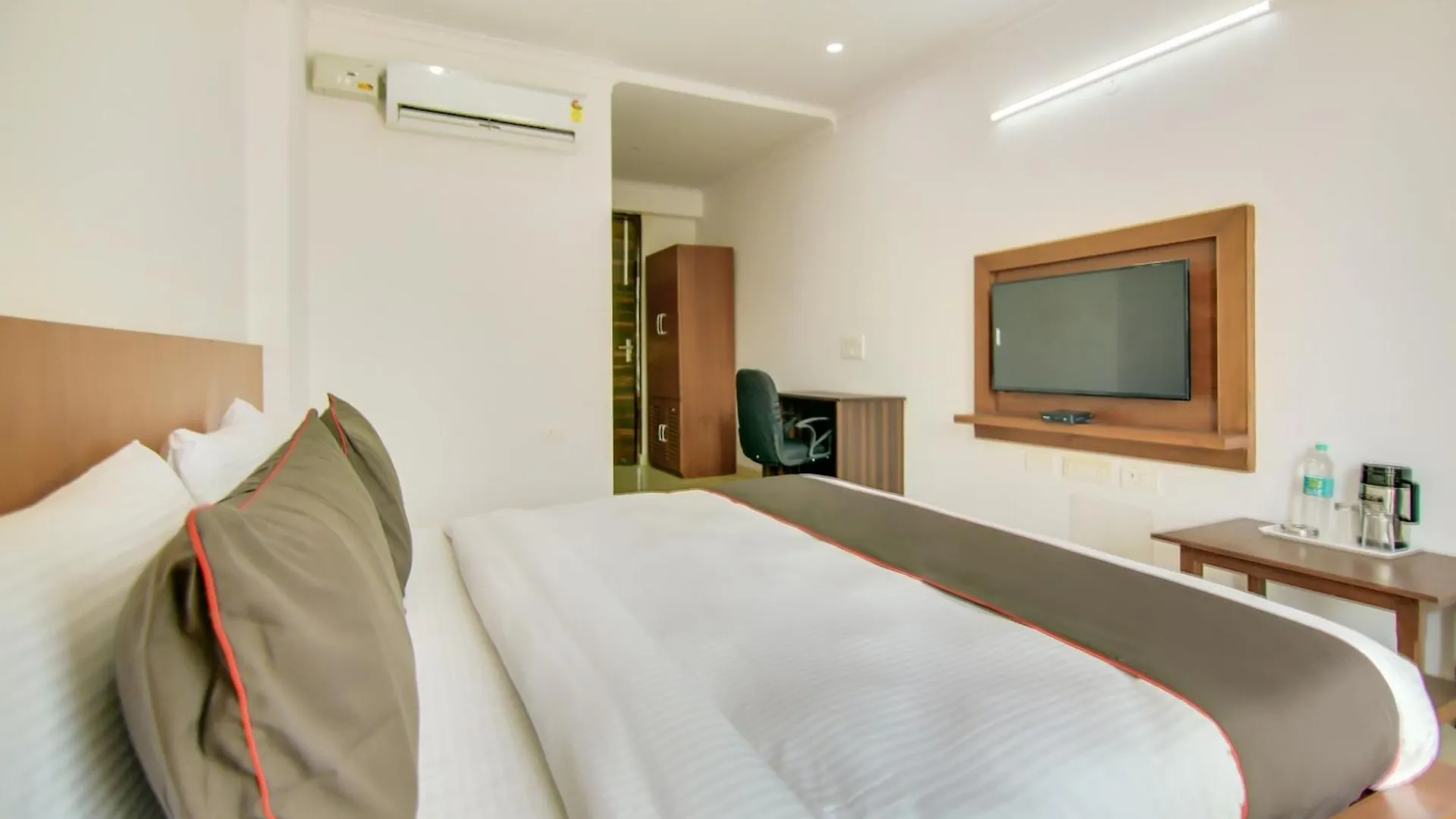 Hotel Collection O Near Appu Ghar Gurgaon