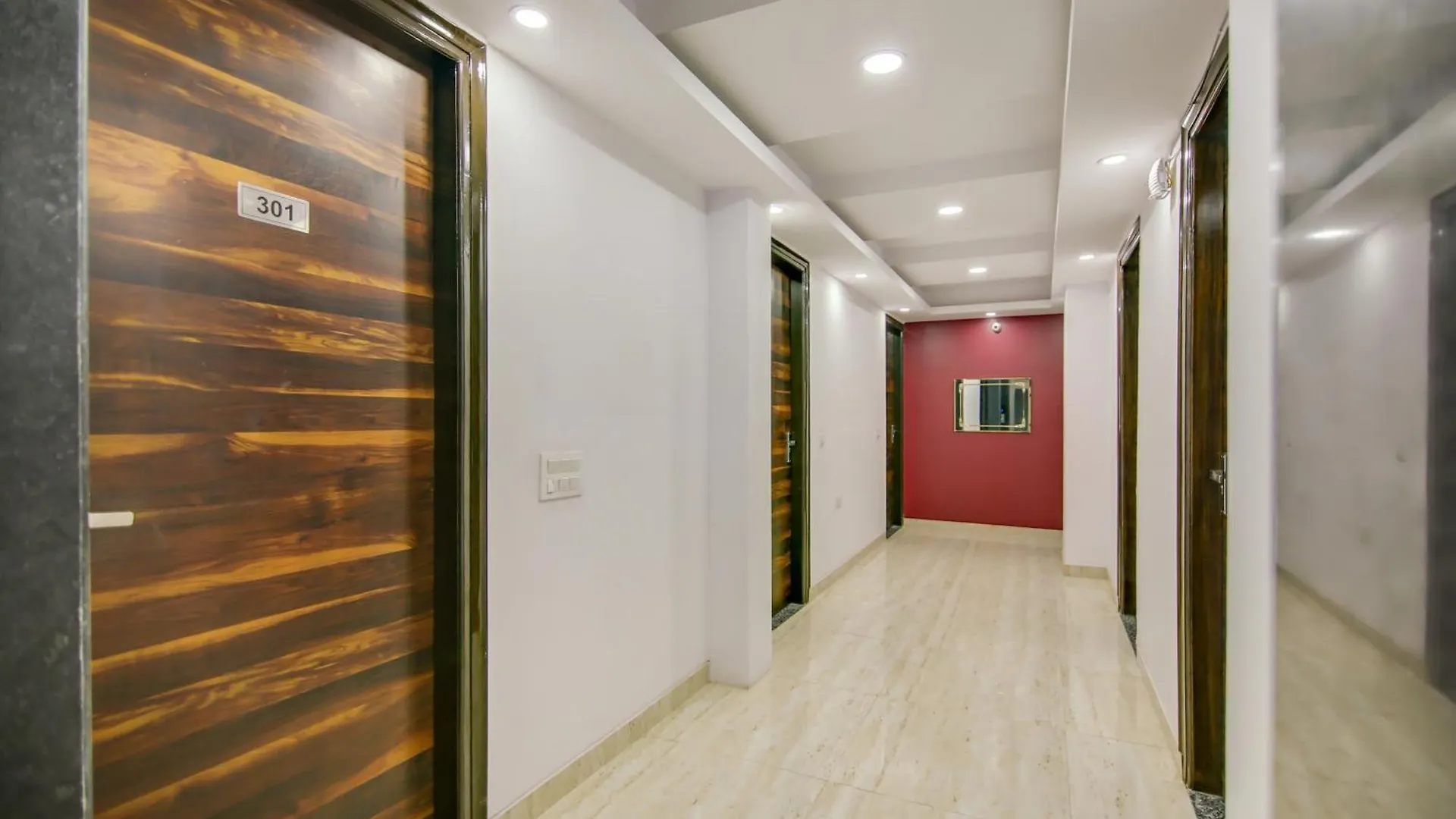 Hotel Collection O Near Appu Ghar Gurgaon 3*,