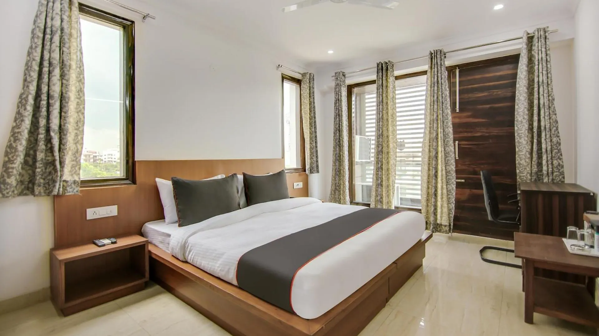 Hotel Collection O Near Appu Ghar Gurgaon