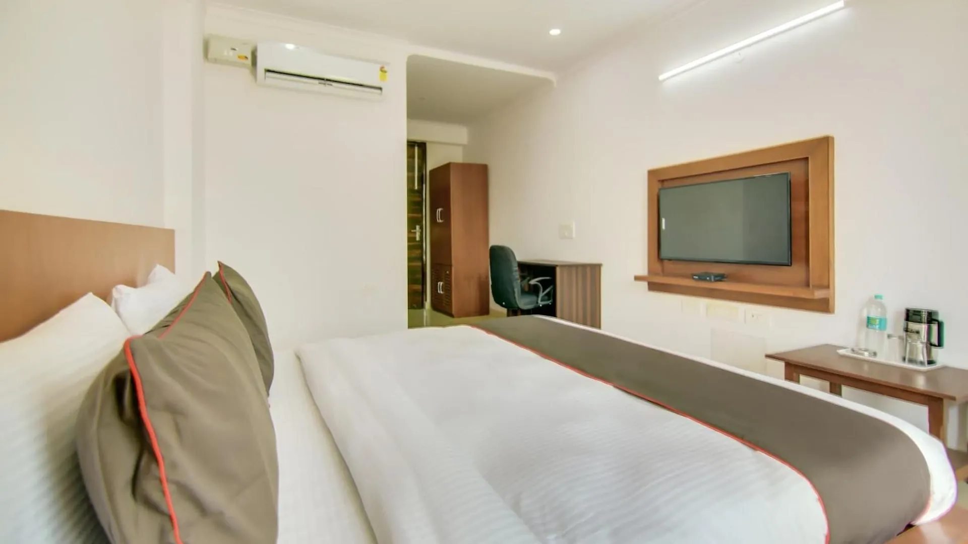Hotel Collection O Near Appu Ghar Gurgaon 3*,