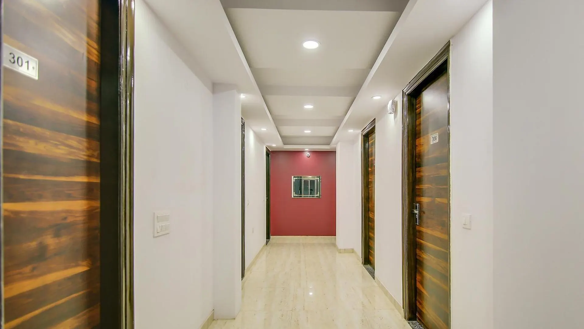 Hotel Collection O Near Appu Ghar Gurgaon Indien
