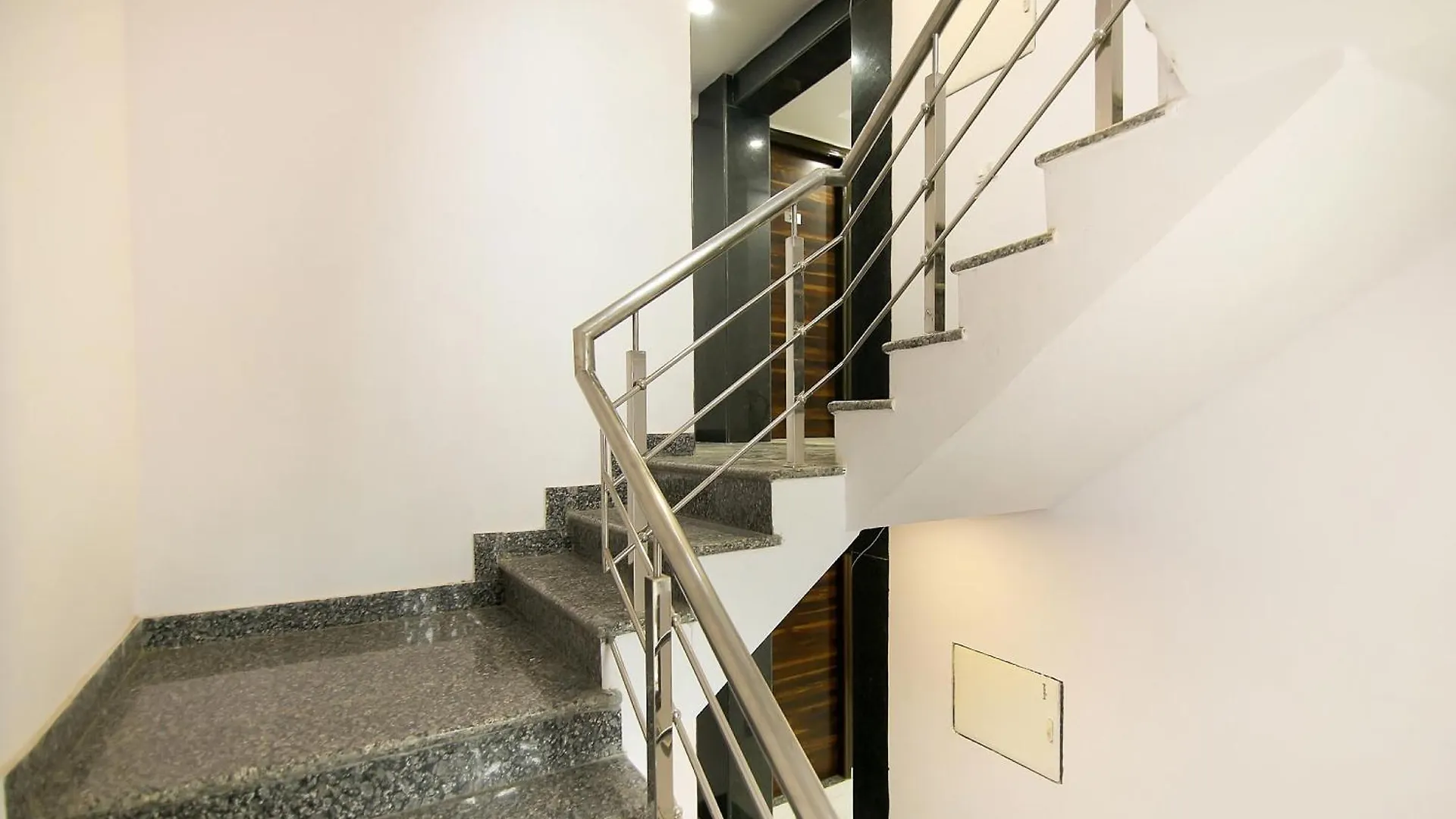Hotel Collection O Near Appu Ghar Gurgaon