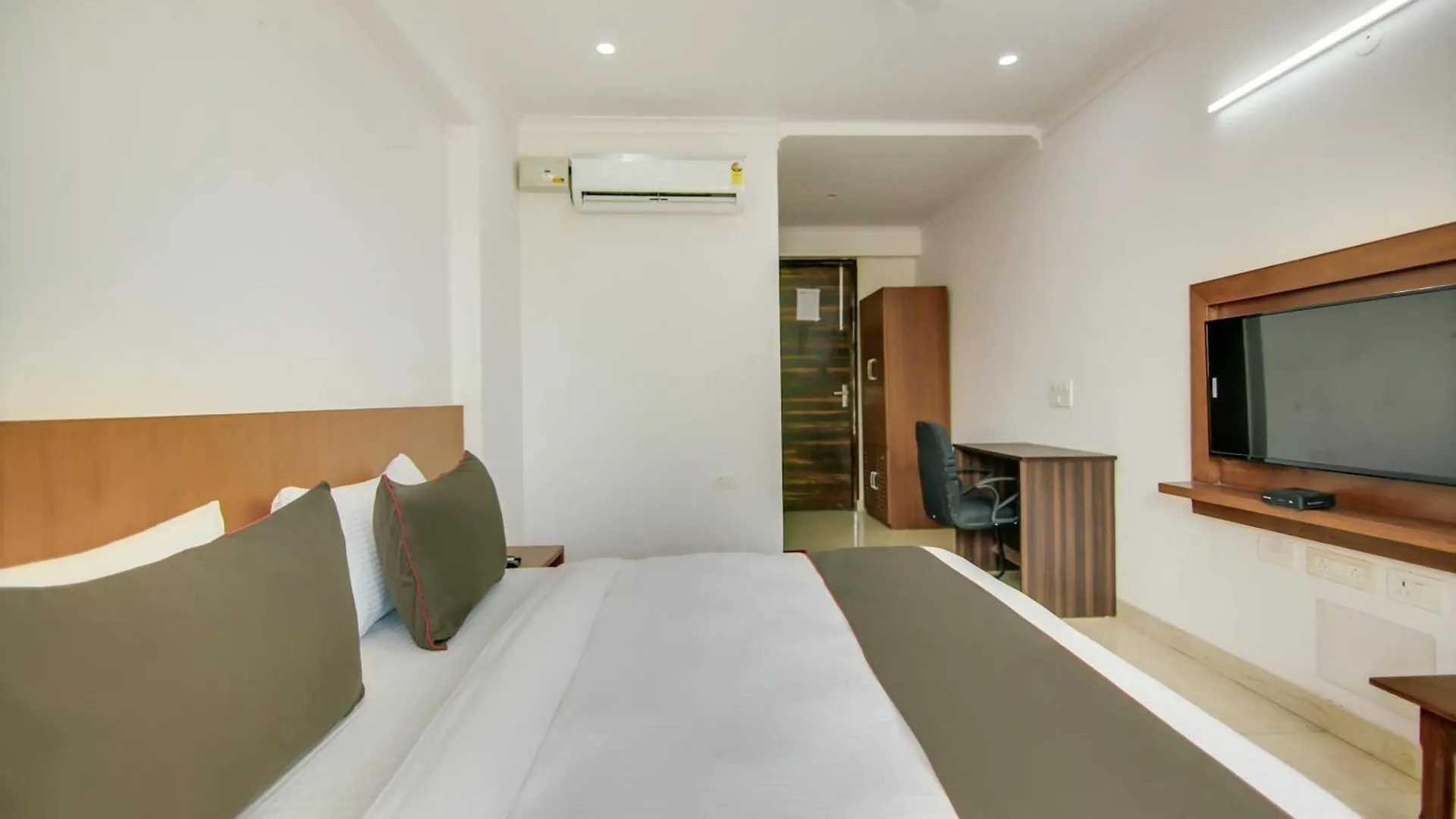 Hotel Collection O Near Appu Ghar Gurgaon