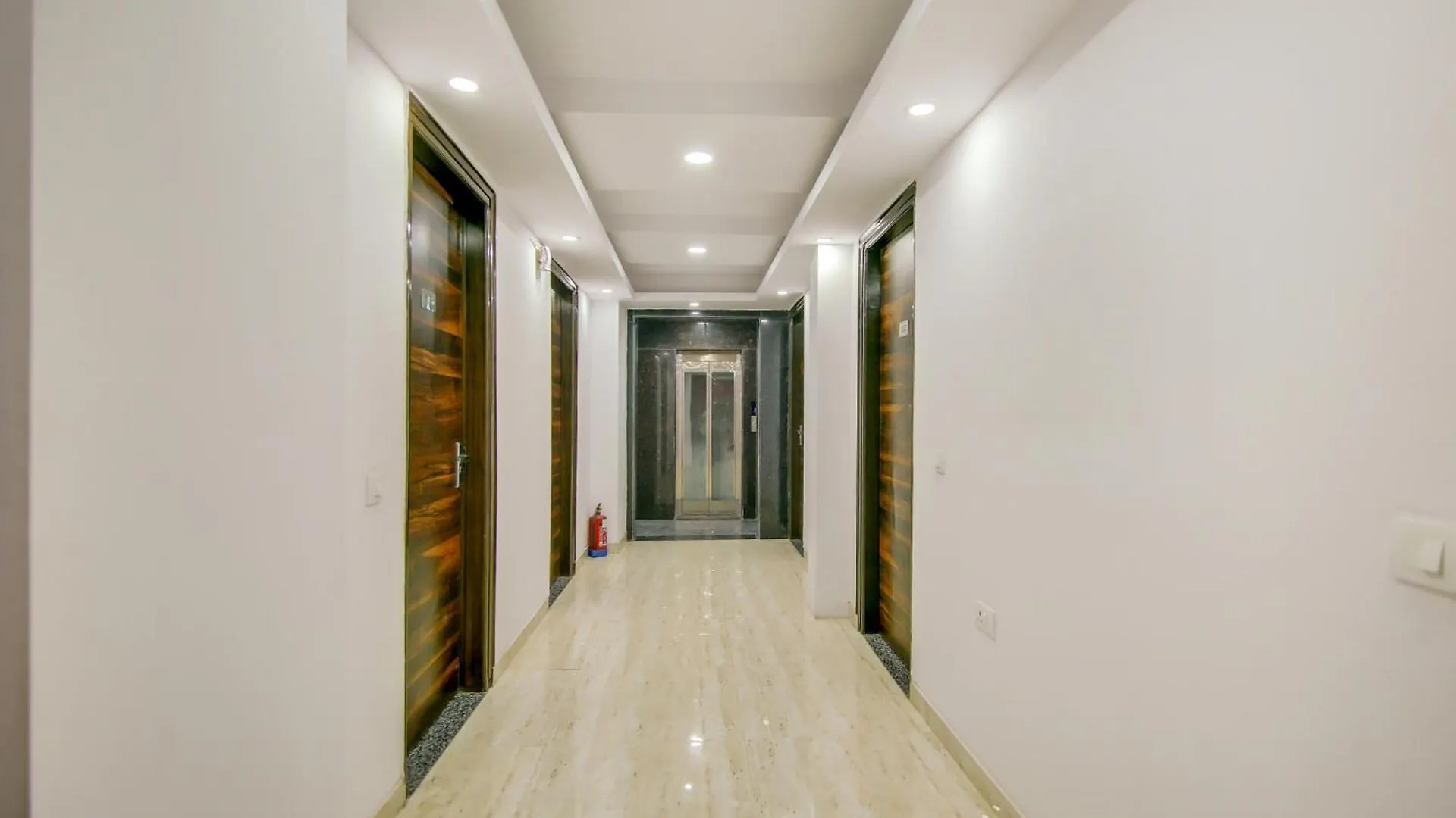 Hotel Collection O Near Appu Ghar Gurgaon Indien