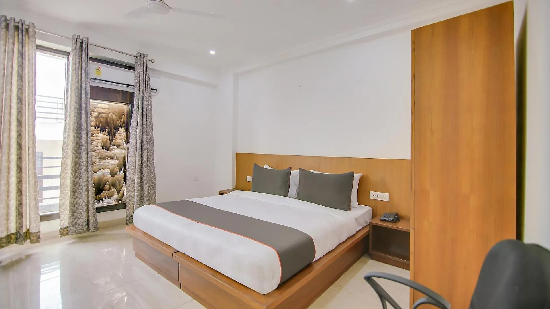 Hotel Collection O Near Appu Ghar Gurgaon