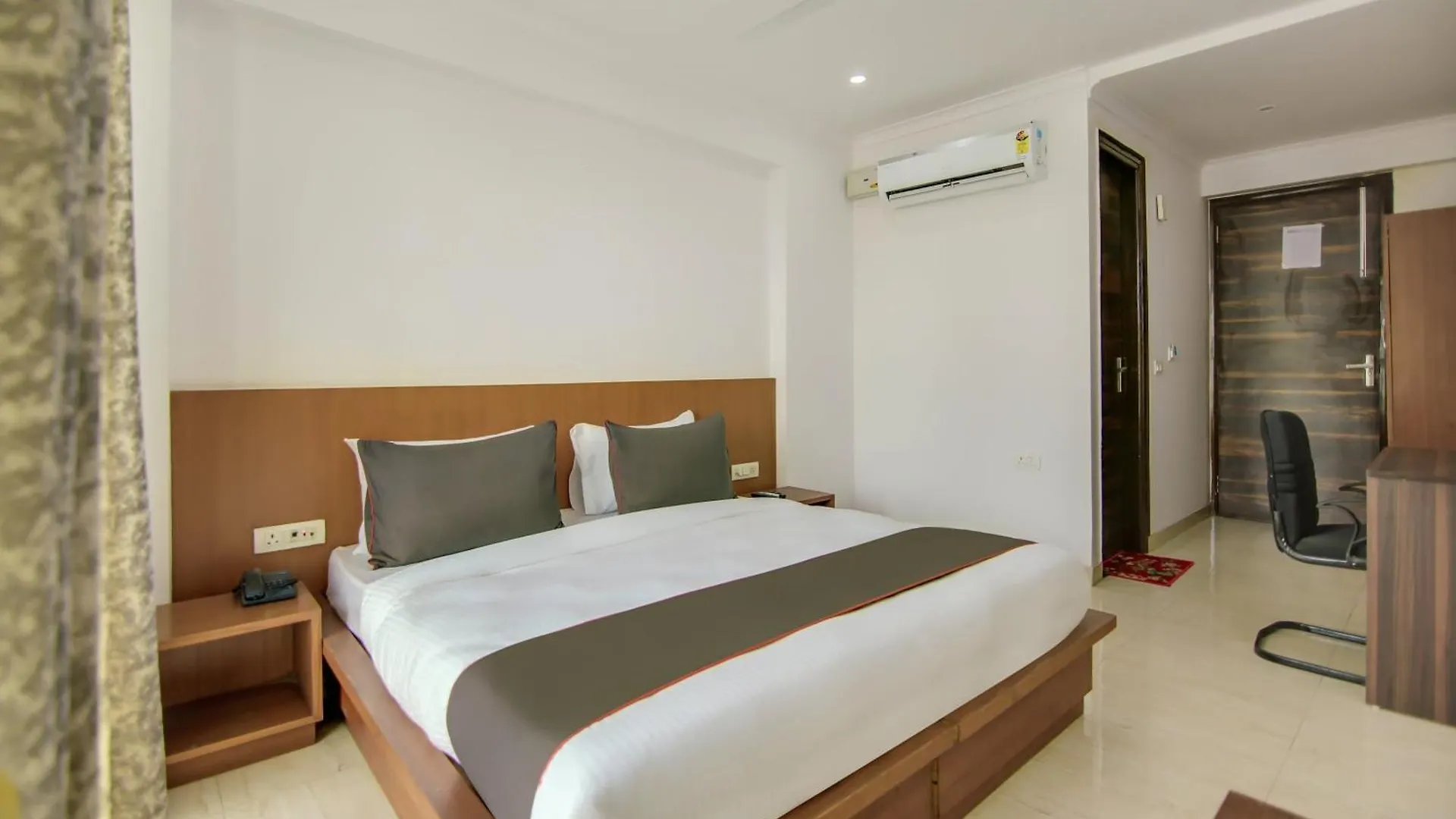 Hotel Collection O Near Appu Ghar Gurgaon