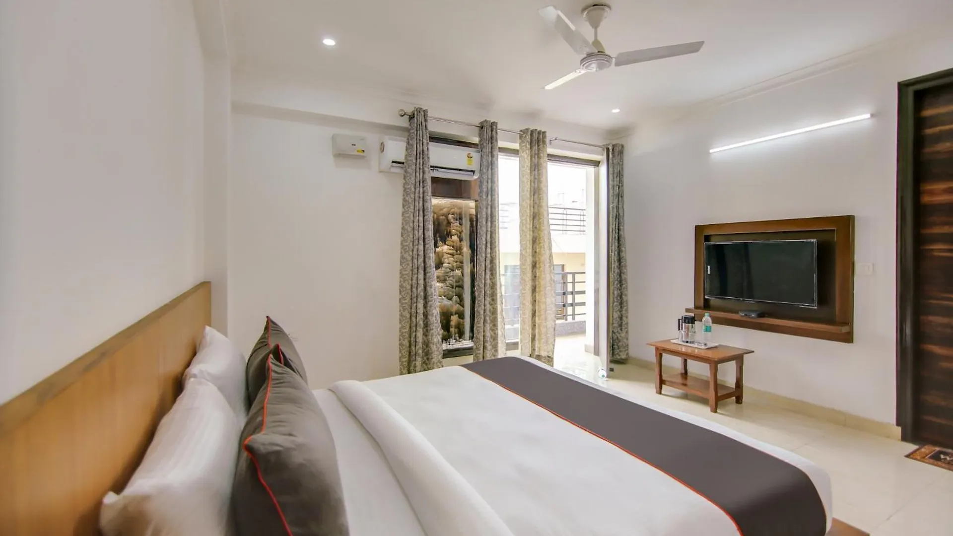 Hotel Collection O Near Appu Ghar Gurgaon