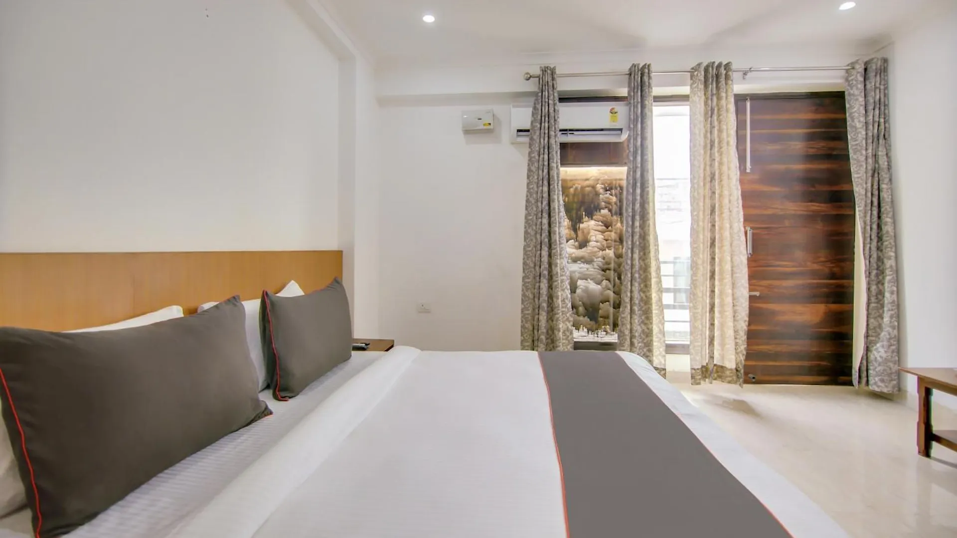 ***  Hotel Collection O Near Appu Ghar Gurgaon Indien
