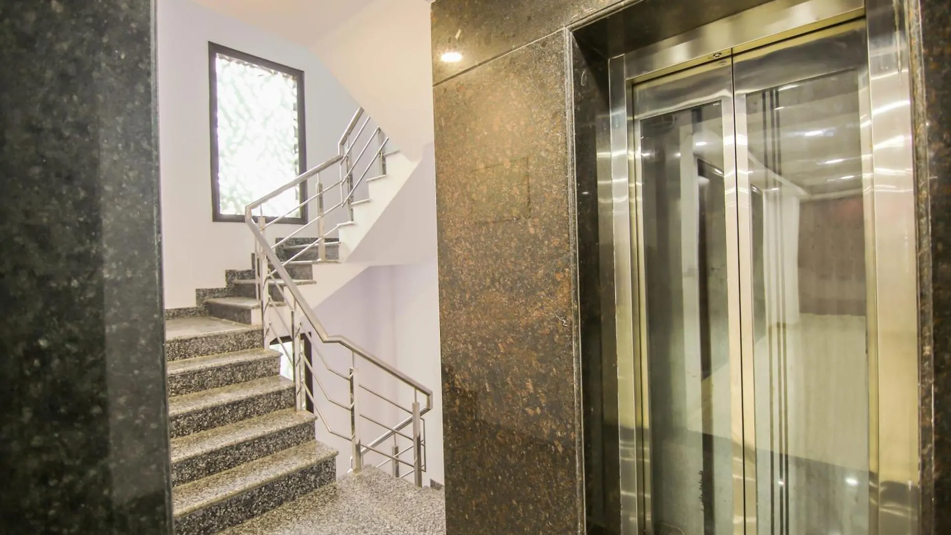 Hotel Collection O Near Appu Ghar Gurgaon